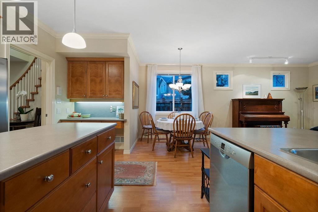 Listing Picture 6 of 36 : 12300 BUCHANAN STREET, Richmond / 烈治文 - 魯藝地產 Yvonne Lu Group - MLS Medallion Club Member