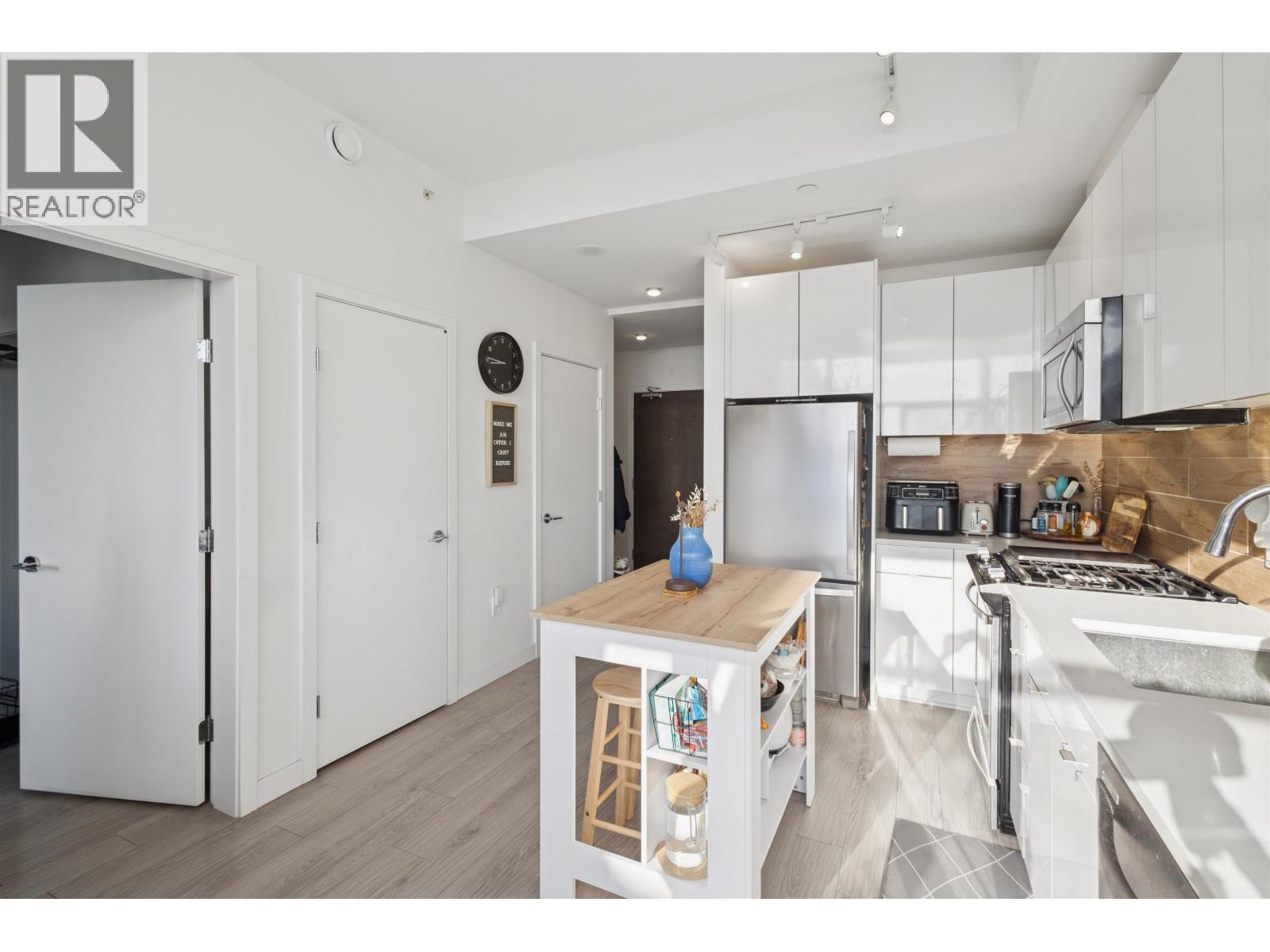 208 200 Nelson's Crescent, New Westminster, British Columbia  V3L 0H4 - Photo 6 - R3088625