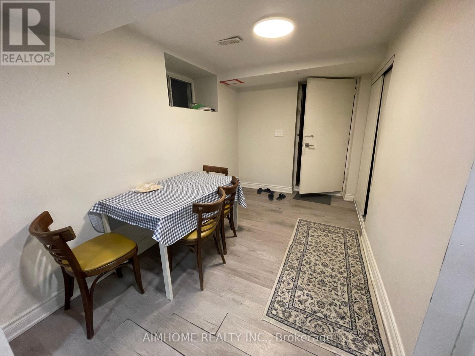 170 Gracefield Avenue, Toronto, Ontario  M6L 1L5 - Photo 14 - W12777470