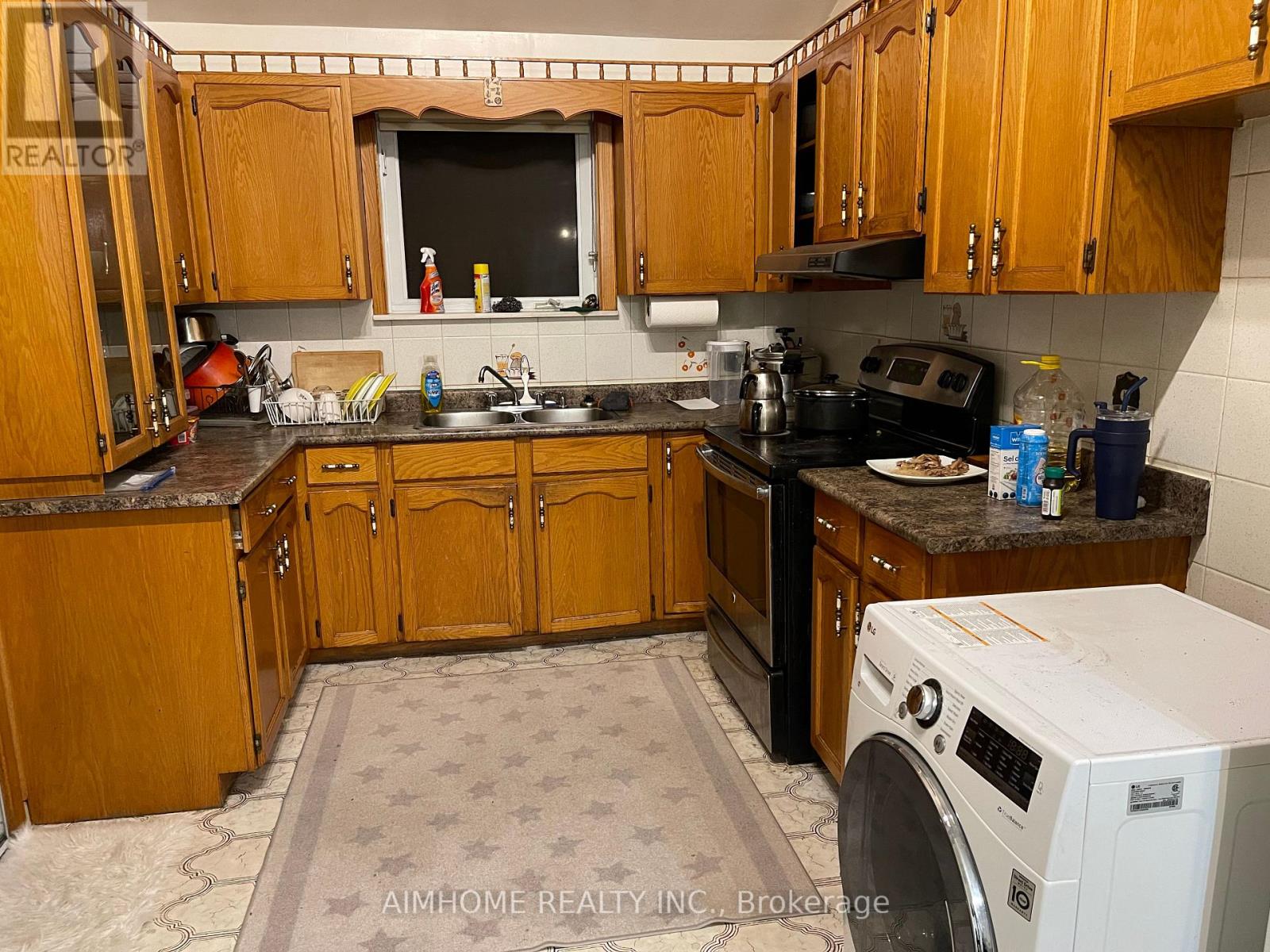 170 Gracefield Avenue, Toronto, Ontario  M6L 1L5 - Photo 3 - W12777470