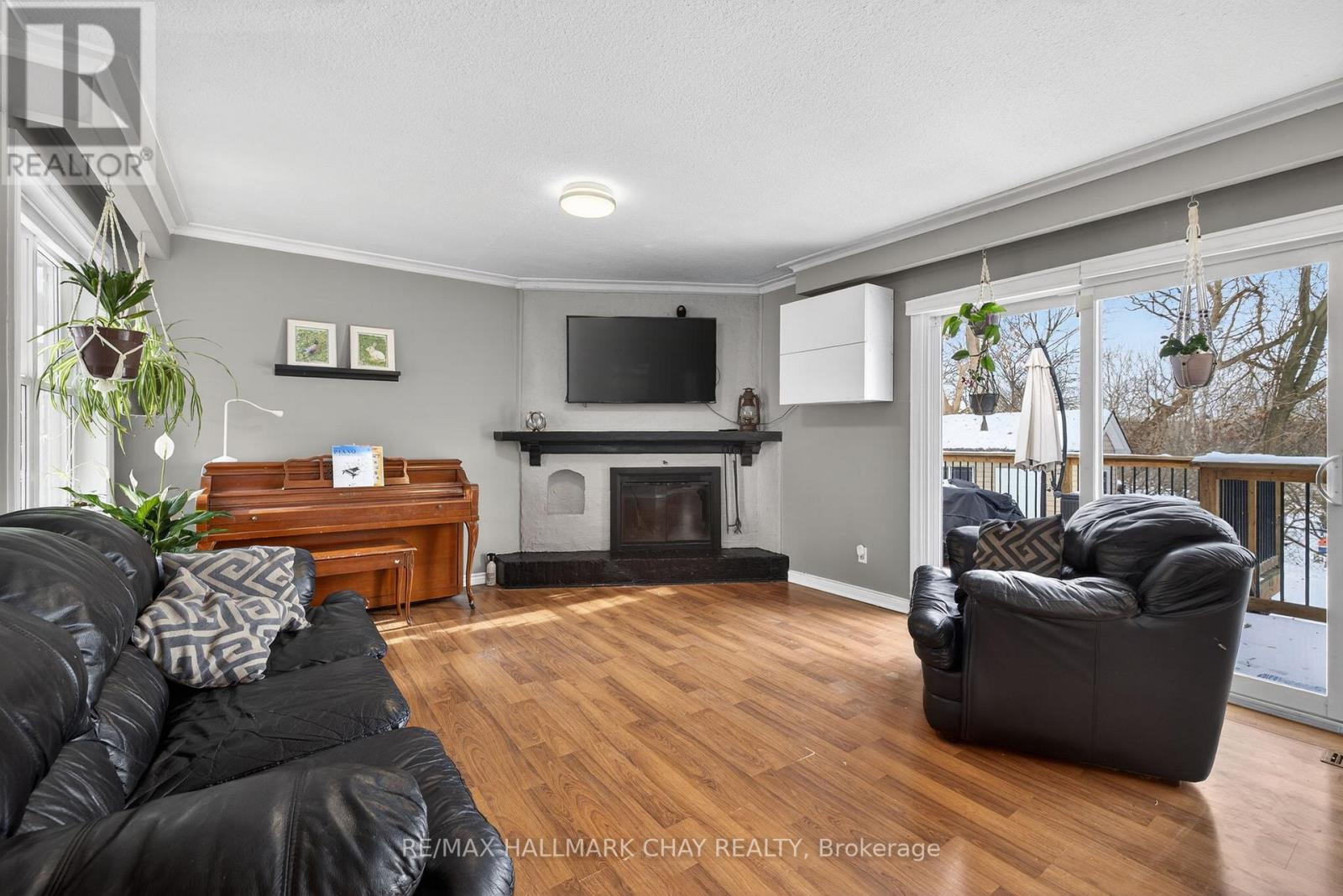 8 Ladywood Drive, Toronto, Ontario  M9V 1K9 - Photo 10 - W12777492