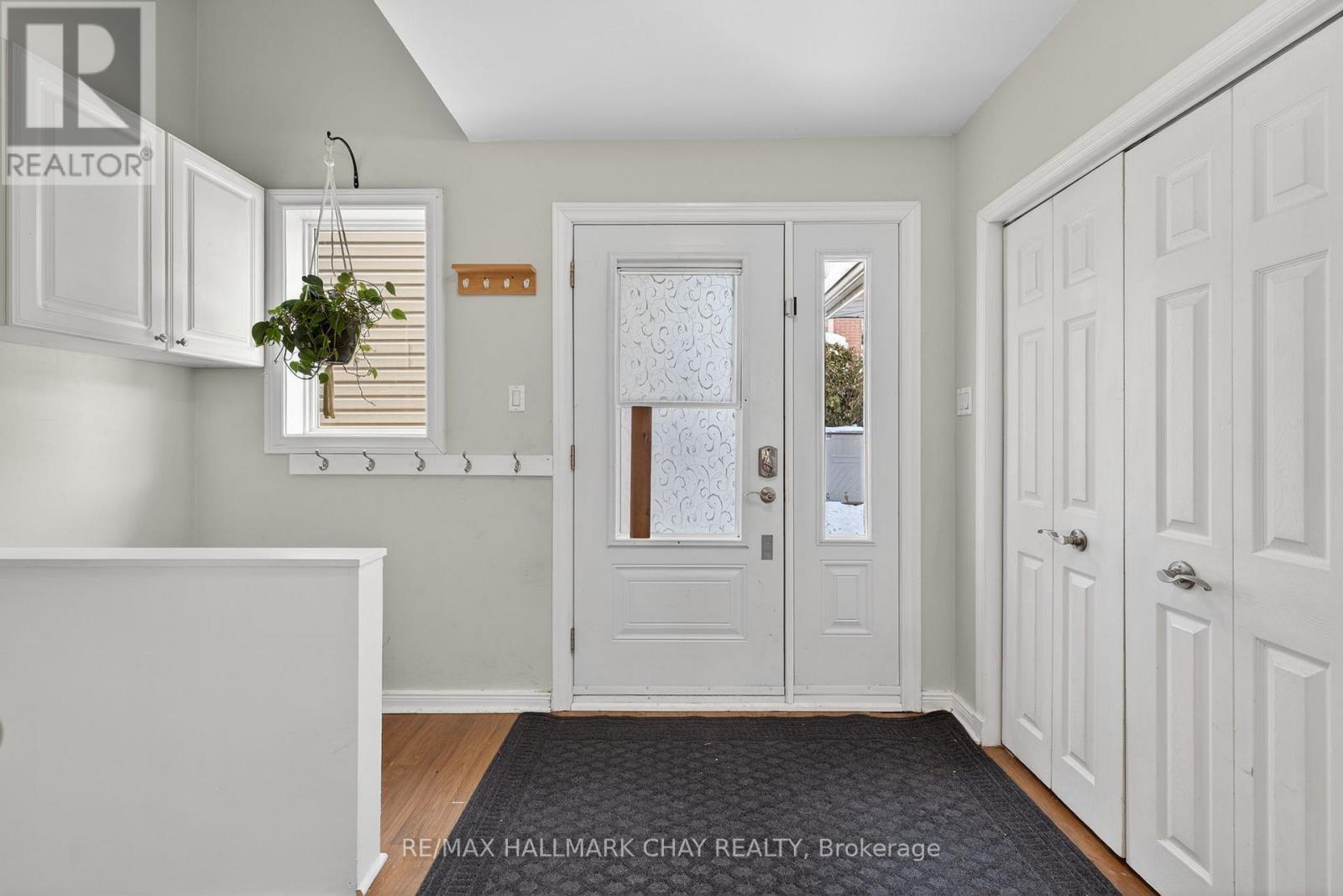 8 Ladywood Drive, Toronto, Ontario  M9V 1K9 - Photo 11 - W12777492