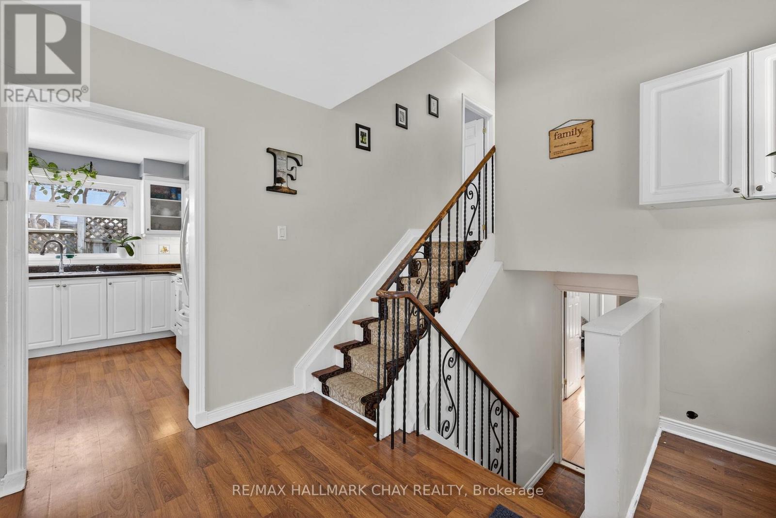 8 Ladywood Drive, Toronto, Ontario  M9V 1K9 - Photo 13 - W12777492