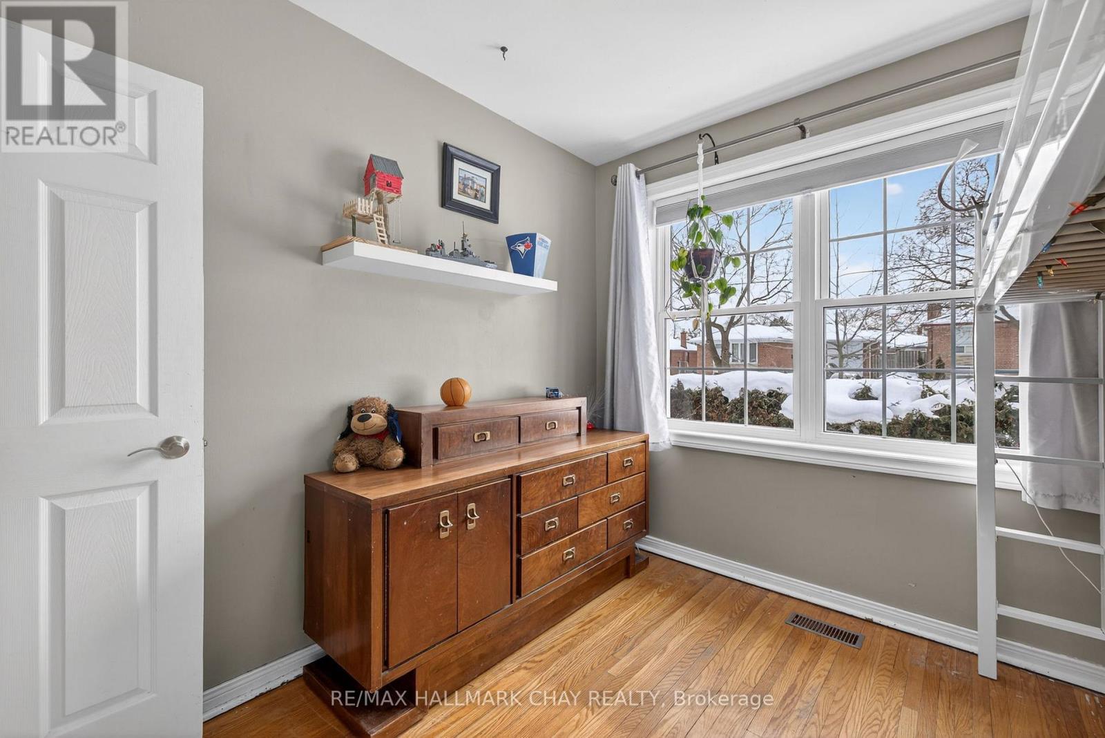 8 Ladywood Drive, Toronto, Ontario  M9V 1K9 - Photo 18 - W12777492