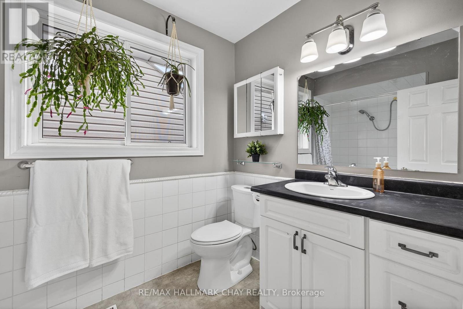 8 Ladywood Drive, Toronto, Ontario  M9V 1K9 - Photo 21 - W12777492