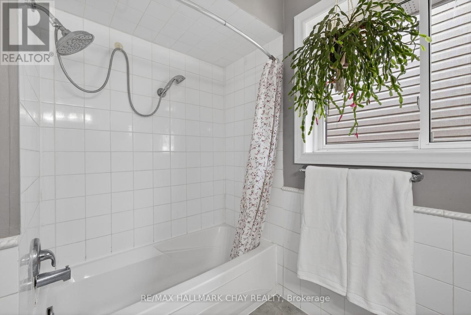 8 Ladywood Drive, Toronto, Ontario  M9V 1K9 - Photo 22 - W12777492