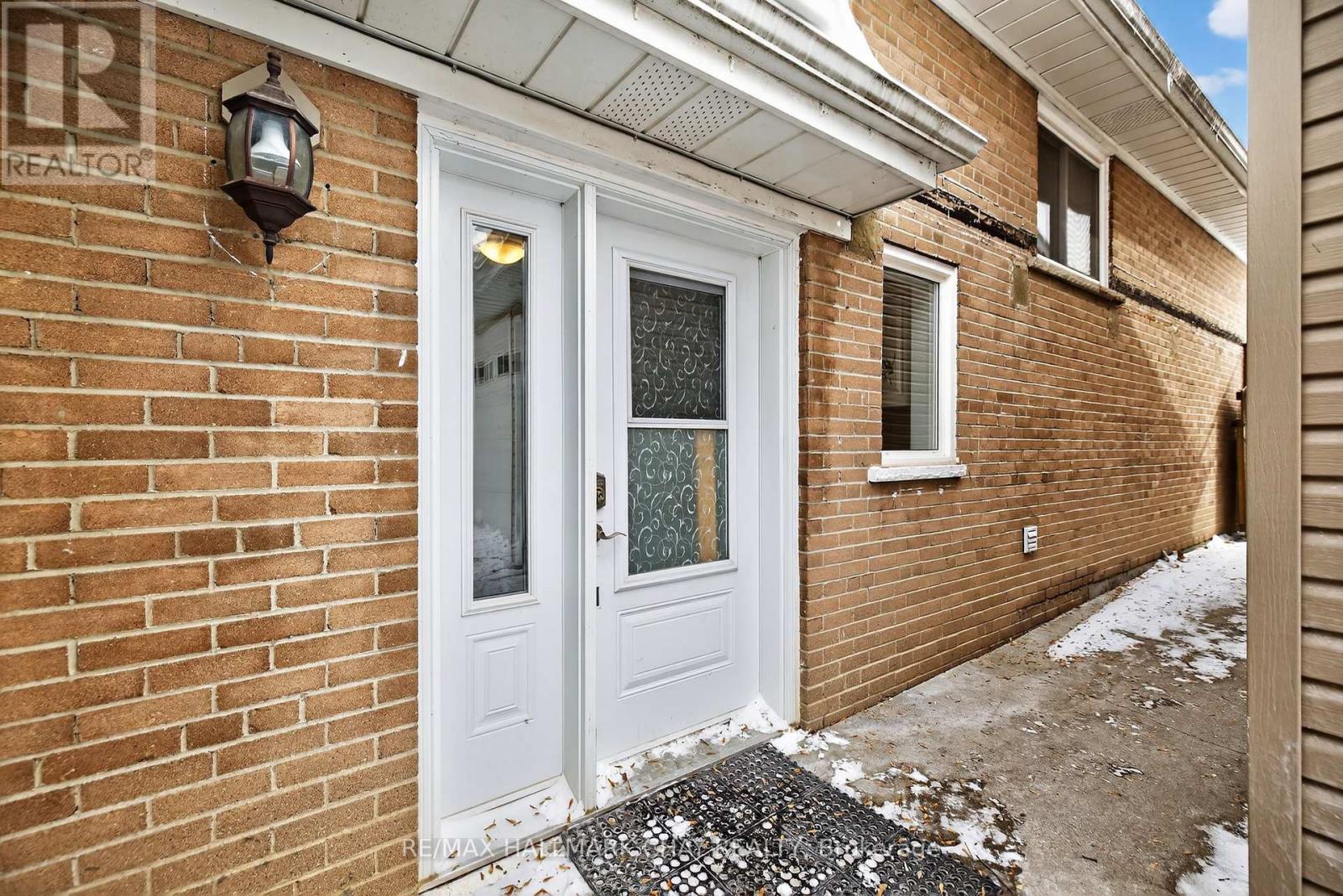 8 Ladywood Drive, Toronto, Ontario  M9V 1K9 - Photo 33 - W12777492