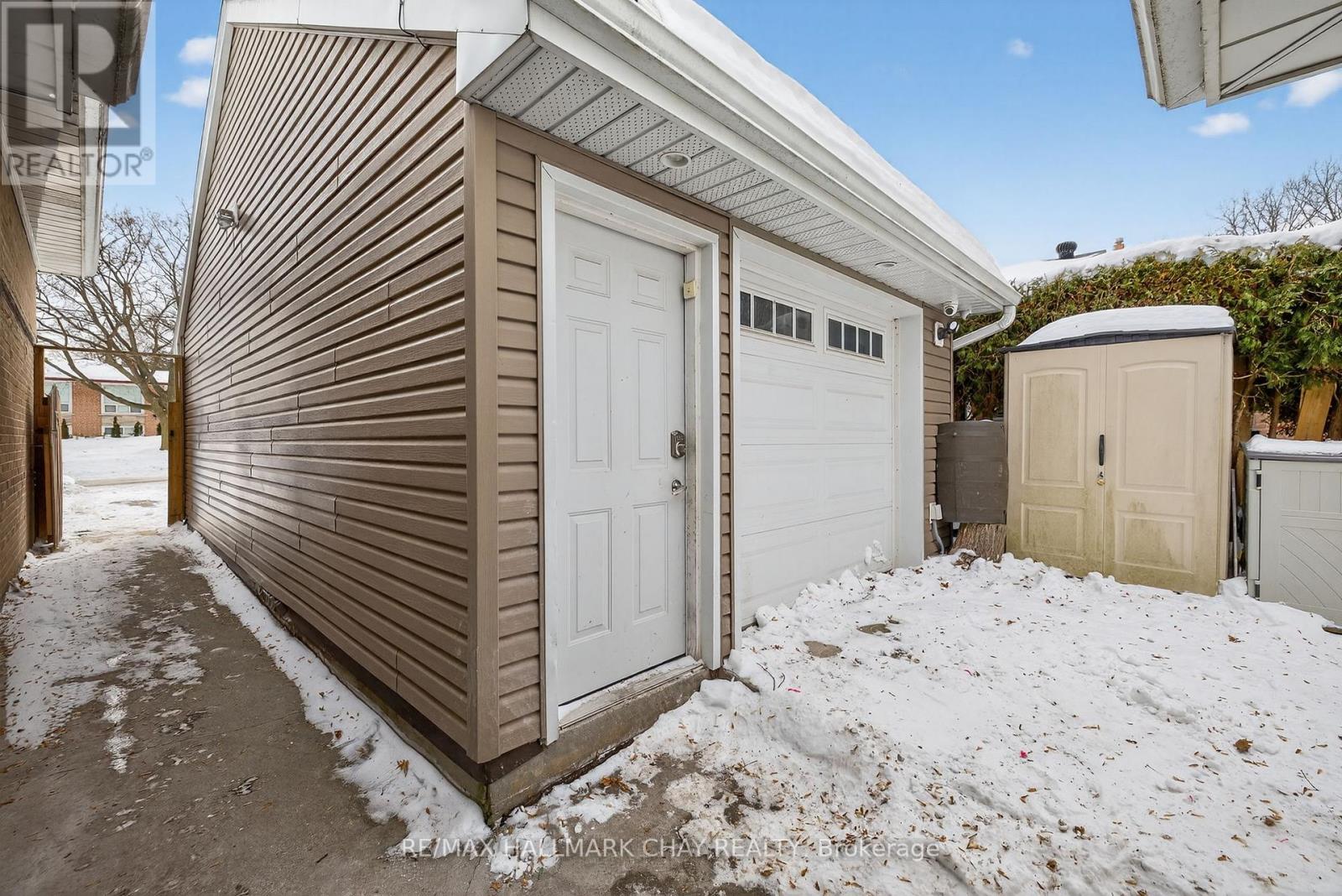 8 Ladywood Drive, Toronto, Ontario  M9V 1K9 - Photo 35 - W12777492