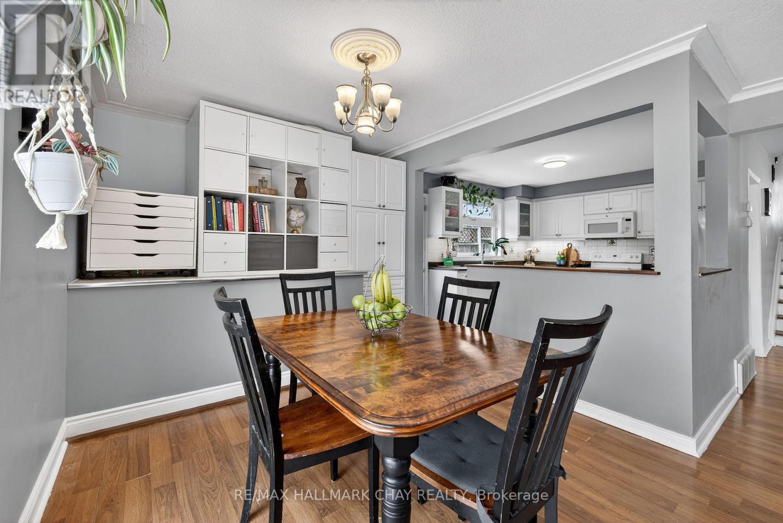 8 Ladywood Drive, Toronto, Ontario  M9V 1K9 - Photo 7 - W12777492