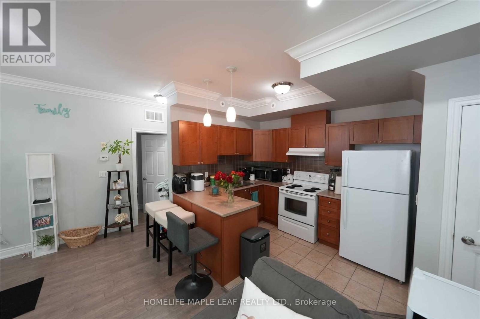 2 - 38 Gibson Avenue, Toronto, Ontario  M9N 0A5 - Photo 3 - W12777502