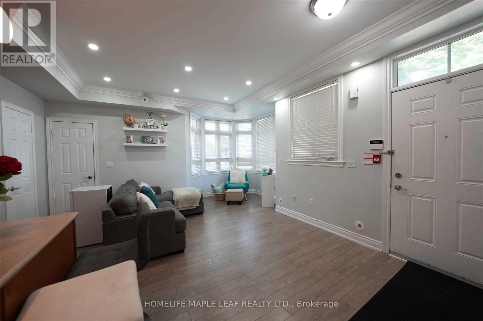 2 - 38 Gibson Avenue, Toronto, Ontario  M9N 0A5 - Photo 4 - W12777502