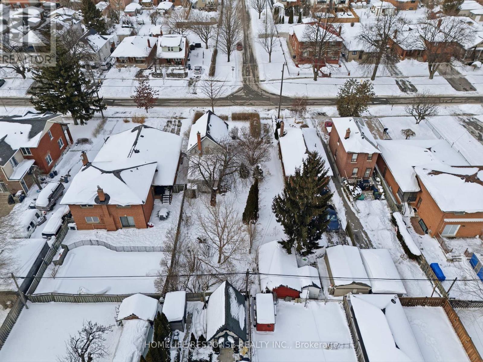 139 Hay Avenue, Toronto, Ontario  M8Z 1G3 - Photo 11 - W12777514