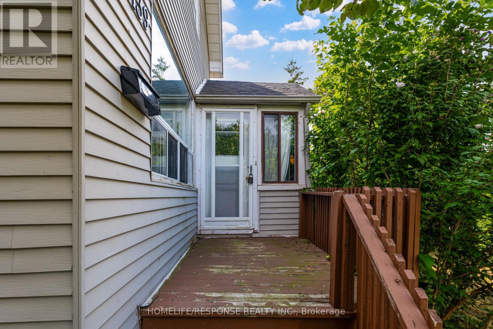 139 Hay Avenue, Toronto, Ontario  M8Z 1G3 - Photo 3 - W12777514