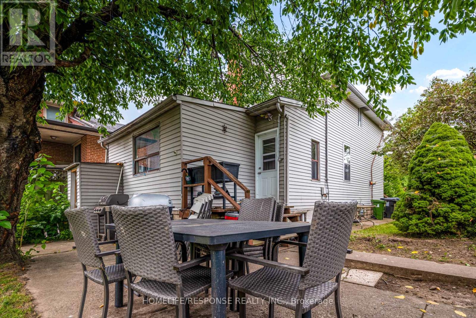 139 Hay Avenue, Toronto, Ontario  M8Z 1G3 - Photo 4 - W12777514