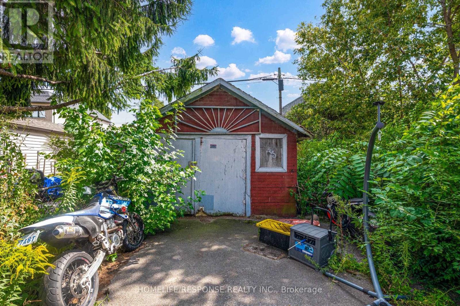 139 Hay Avenue, Toronto, Ontario  M8Z 1G3 - Photo 7 - W12777514