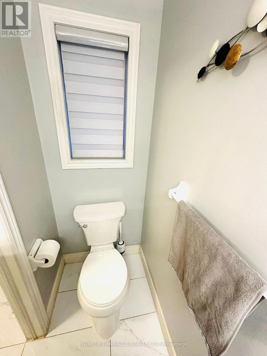 28 Peachwood Crescent, Hamilton, Ontario  L8E 5Z8 - Photo 2 - X12777466