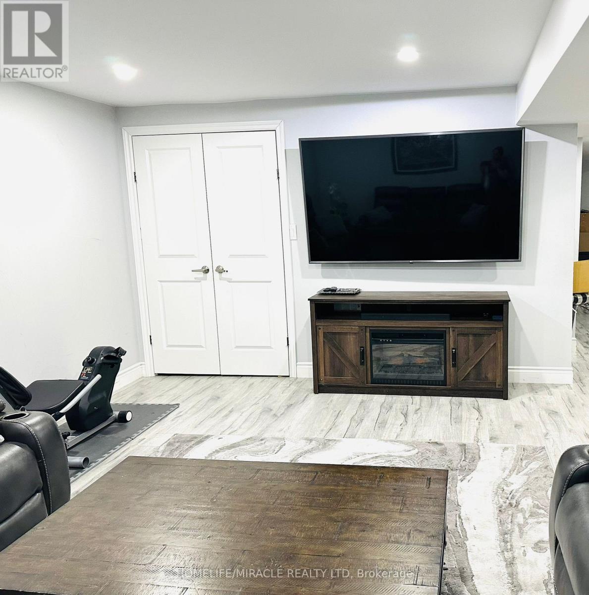 28 Peachwood Crescent, Hamilton, Ontario  L8E 5Z8 - Photo 6 - X12777466