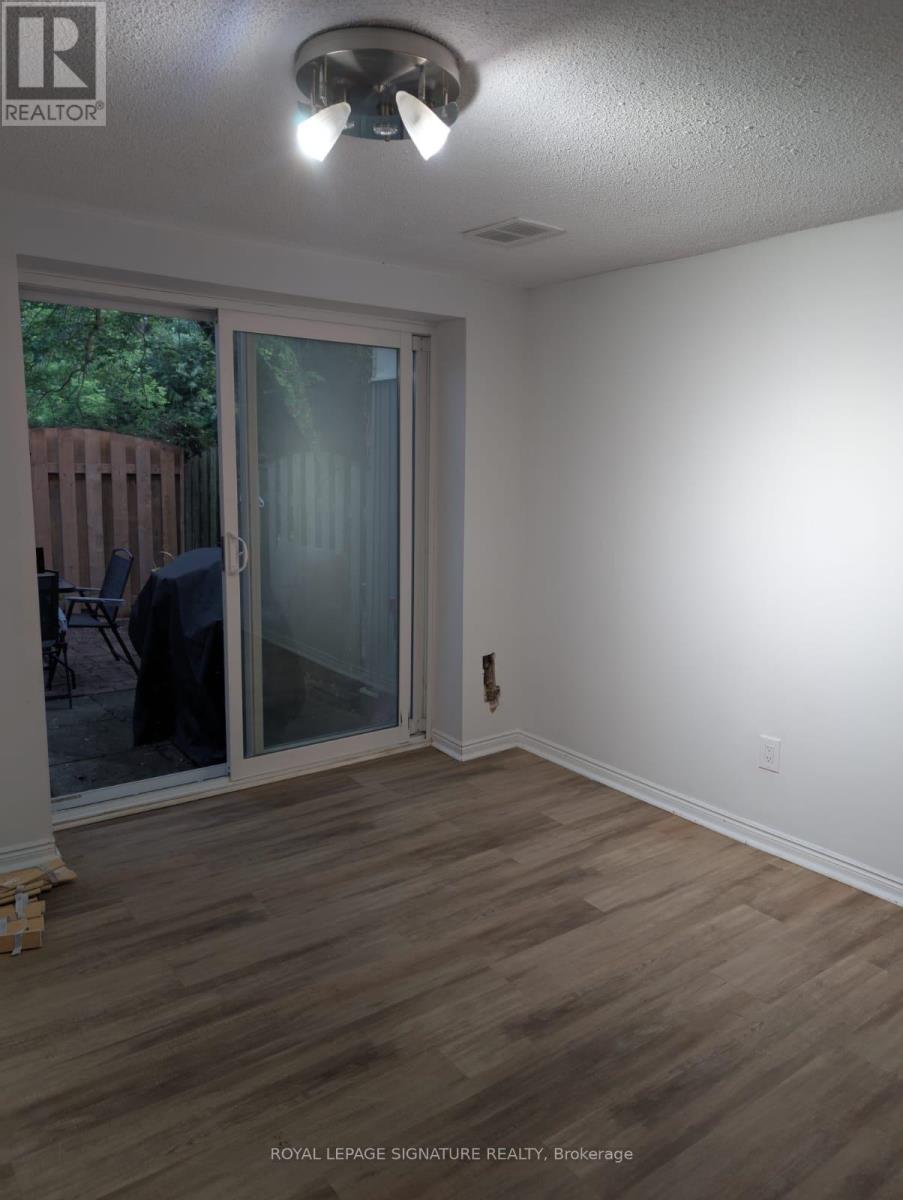 9 - 30 Green Valley Drive, Kitchener, Ontario  N2P 1G8 - Photo 3 - X12777486