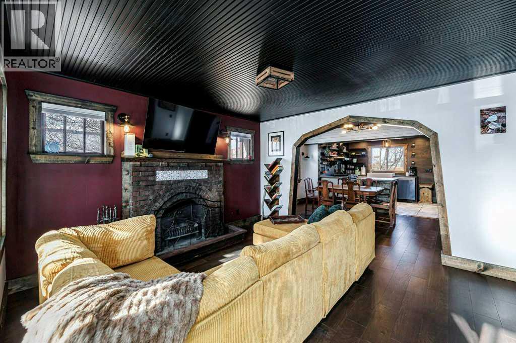 4836 49 Street, Innisfail, Alberta  T4G 1N2 - Photo 3 - A2283775