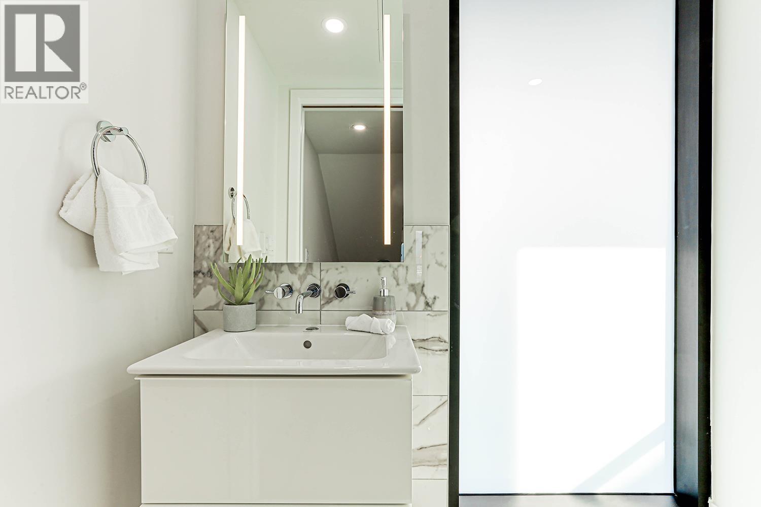 Listing Picture 17 of 30 : 903 239 KEEFER STREET, Vancouver / 溫哥華 - 魯藝地產 Yvonne Lu Group - MLS Medallion Club Member