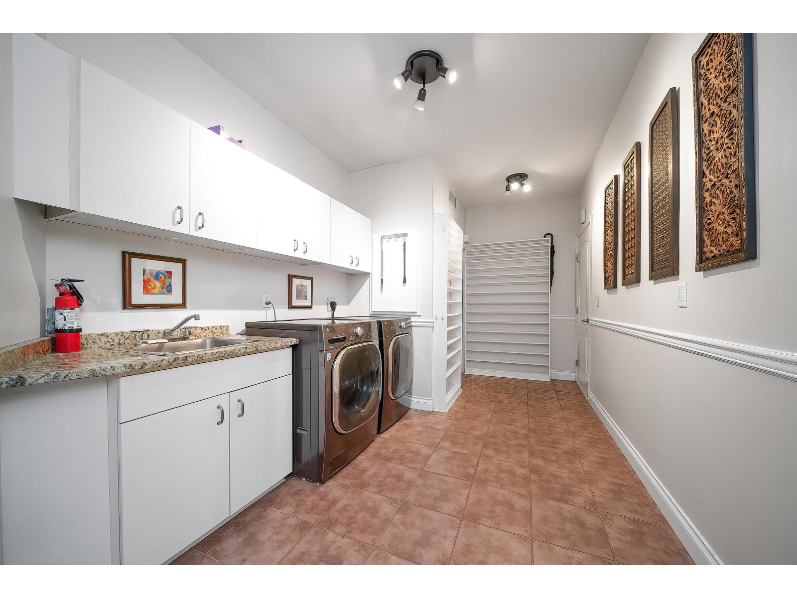 2099 132a Street, Surrey, British Columbia  V4A 9K2 - Photo 17 - R3088712