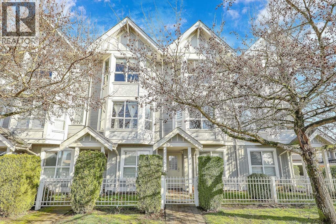 Listing Picture 2 of 30 : 40 7370 STRIDE AVENUE, Burnaby / 本拿比 - 魯藝地產 Yvonne Lu Group - MLS Medallion Club Member