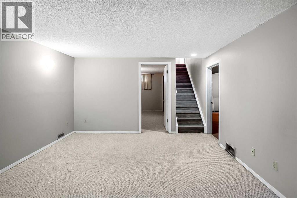 467 Berkley Crescent Nw, Calgary, Alberta  T3K 1A9 - Photo 28 - A2280704