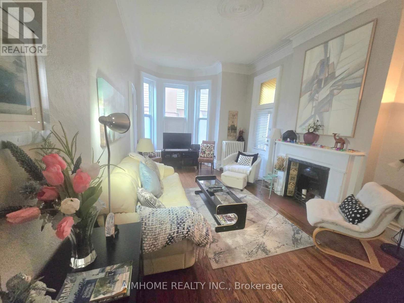 431 Burlington Avenue, Burlington, Ontario  L7S 1R3 - Photo 2 - W12777004