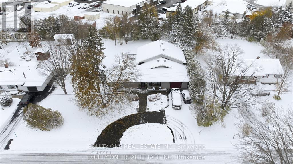 17 Savage Drive, Ottawa, Ontario  K2S 1B9 - Photo 3 - X12777522