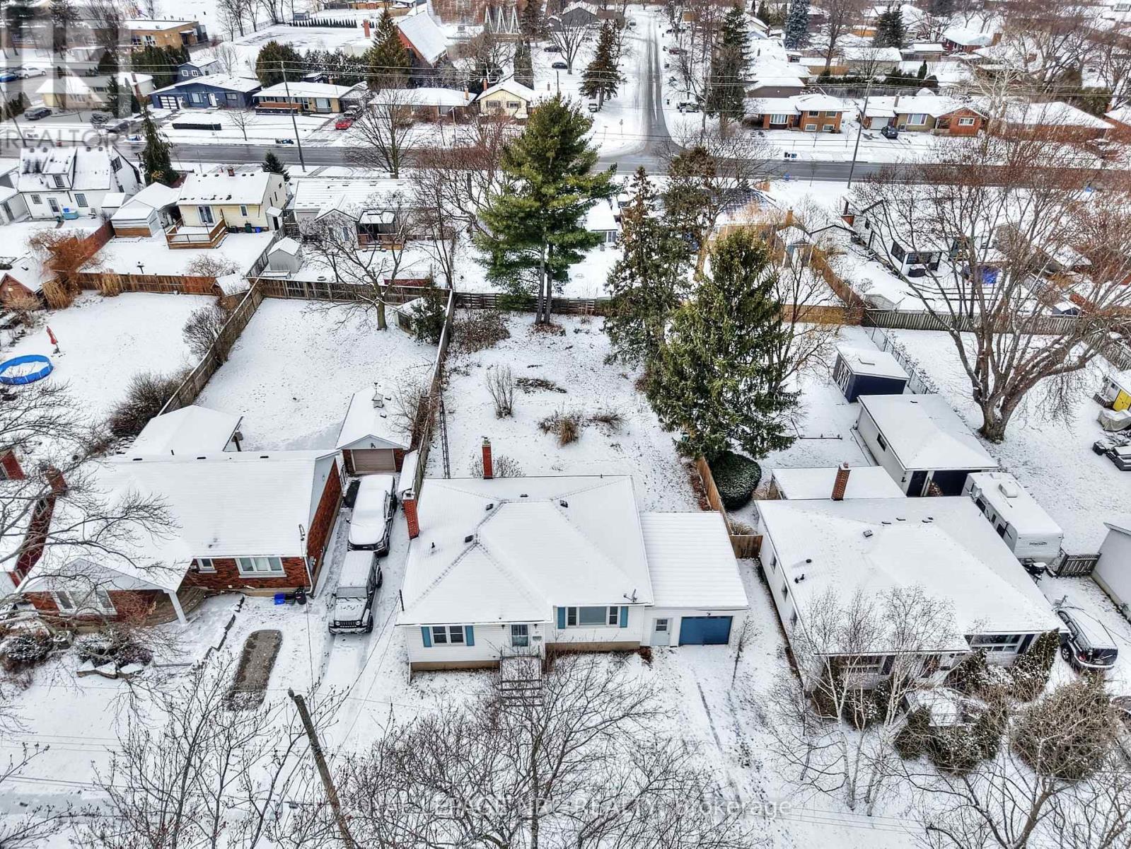 17 LORA STREET, St. Catharines, Ontario