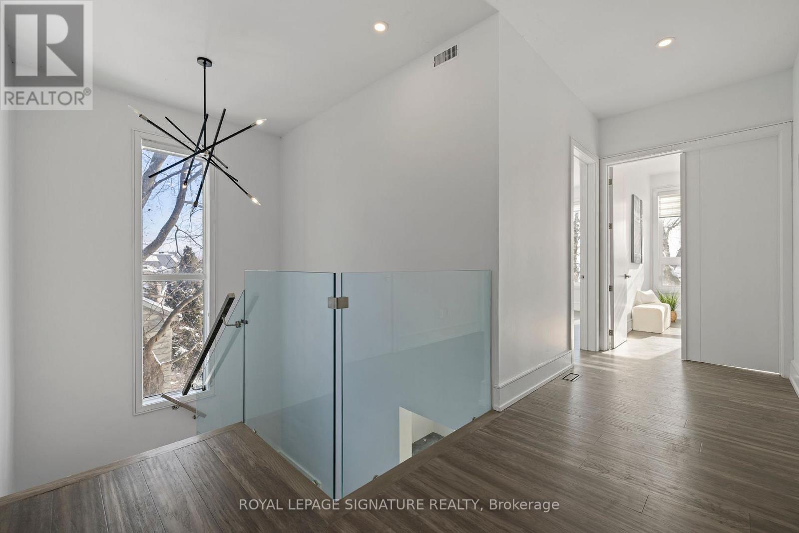 290 North Shore Boulevard E, Burlington, Ontario  L7T 1W9 - Photo 16 - W12776018