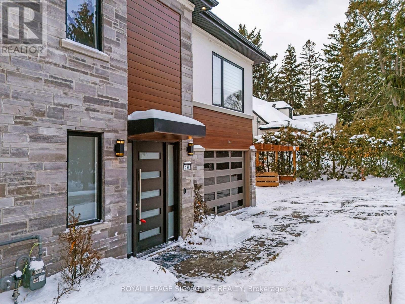 290 North Shore Boulevard E, Burlington, Ontario  L7T 1W9 - Photo 2 - W12776018