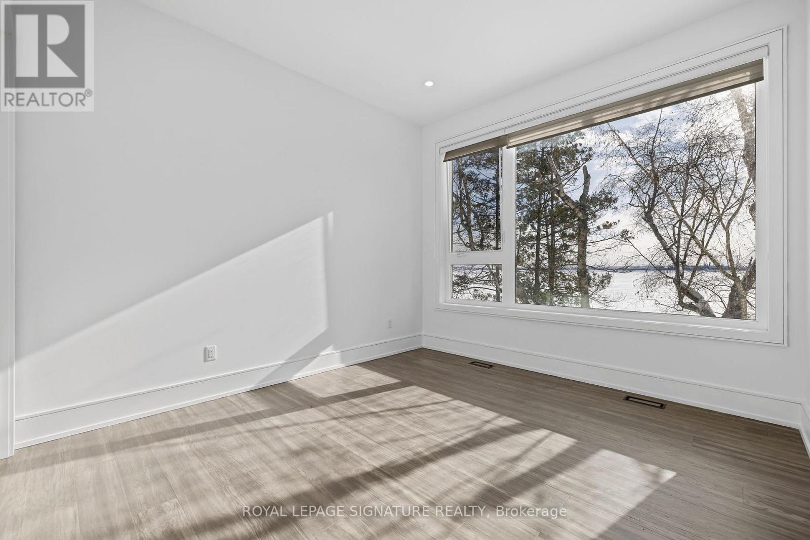 290 North Shore Boulevard E, Burlington, Ontario  L7T 1W9 - Photo 25 - W12776018