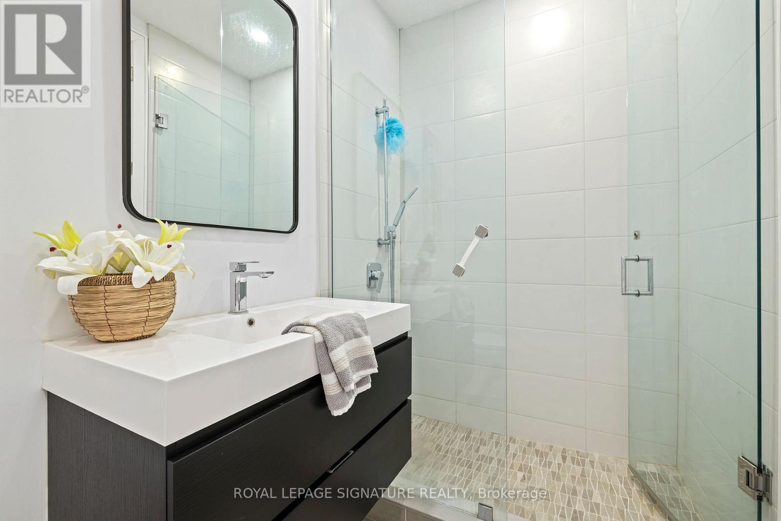 290 North Shore Boulevard E, Burlington, Ontario  L7T 1W9 - Photo 34 - W12776018