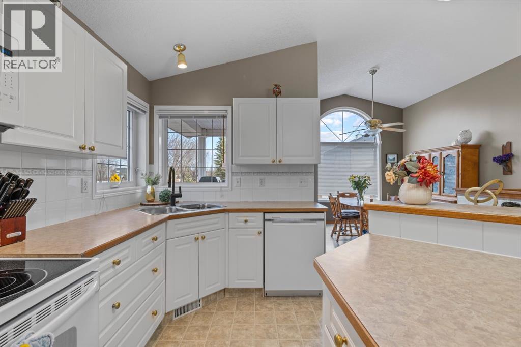 161 West Lakeview Drive, Chestermere, Alberta  T1X 1H7 - Photo 15 - A2283649