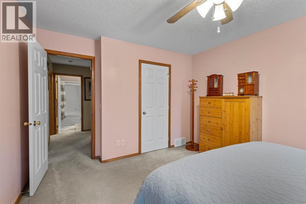 161 West Lakeview Drive, Chestermere, Alberta  T1X 1H7 - Photo 28 - A2283649