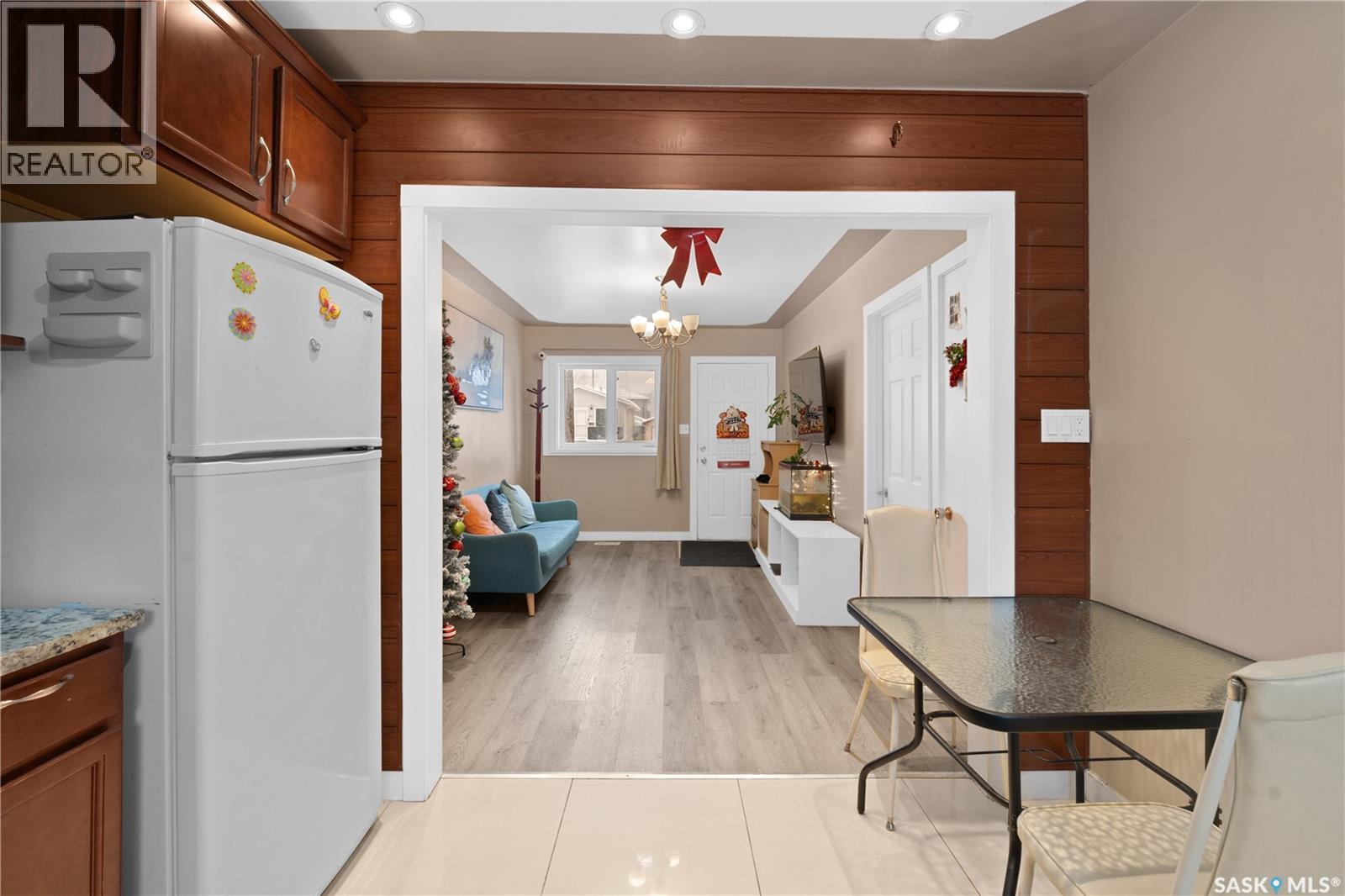 212 W Avenue S, Saskatoon, Saskatchewan  S7M 3G3 - Photo 3 - SK025670