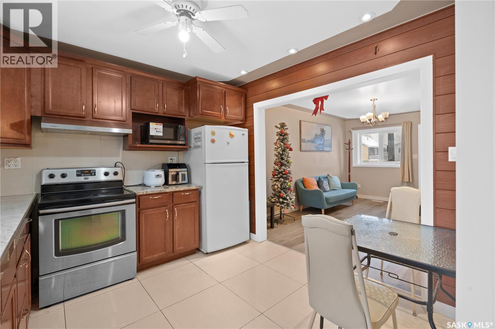 212 W Avenue S, Saskatoon, Saskatchewan  S7M 3G3 - Photo 4 - SK025670