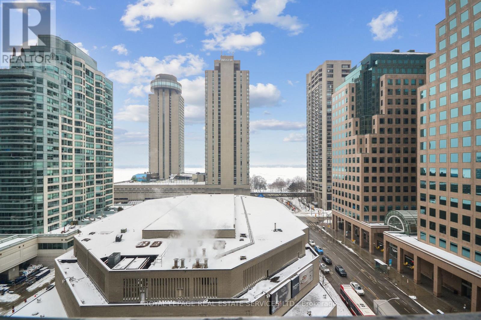 1111 - 33 BAY STREET, Toronto, Ontario