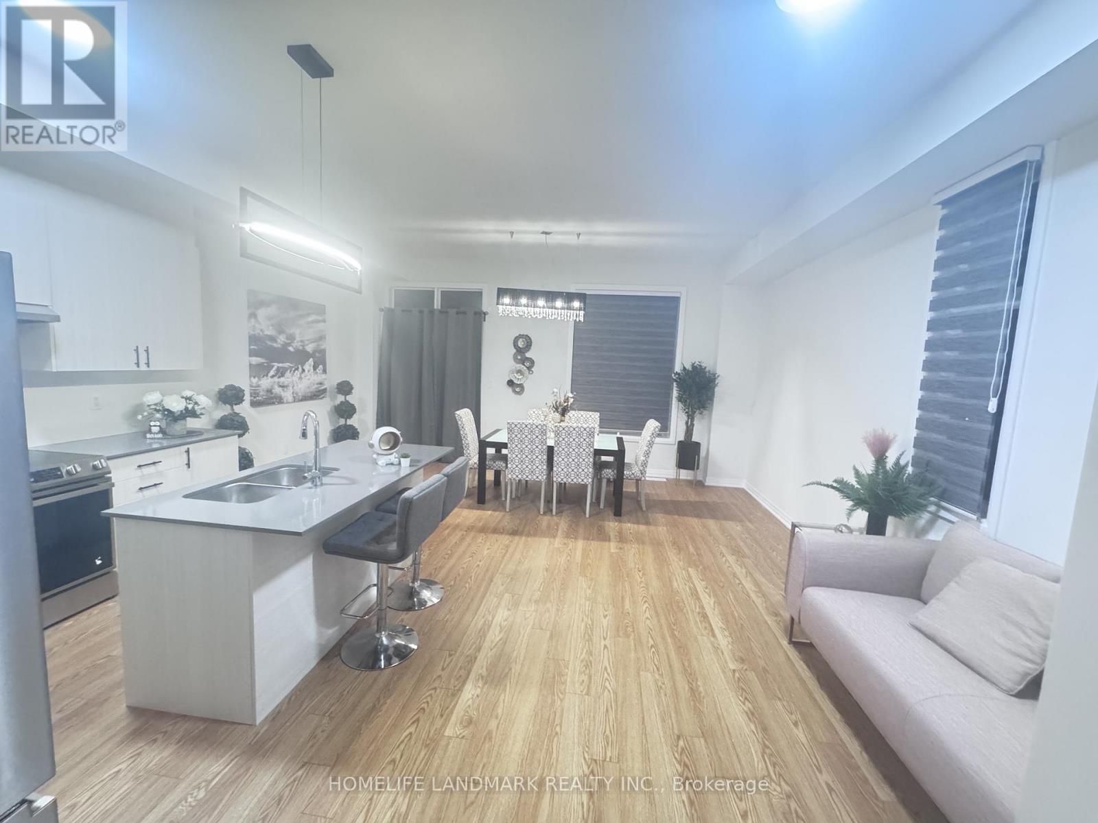 64 Millman Lane, Richmond Hill, Ontario  L4E 3R9 - Photo 10 - N12777568