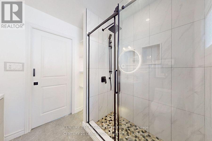 188 Olde Bayview Avenue, Richmond Hill, Ontario  L4E 3C9 - Photo 14 - N12777594