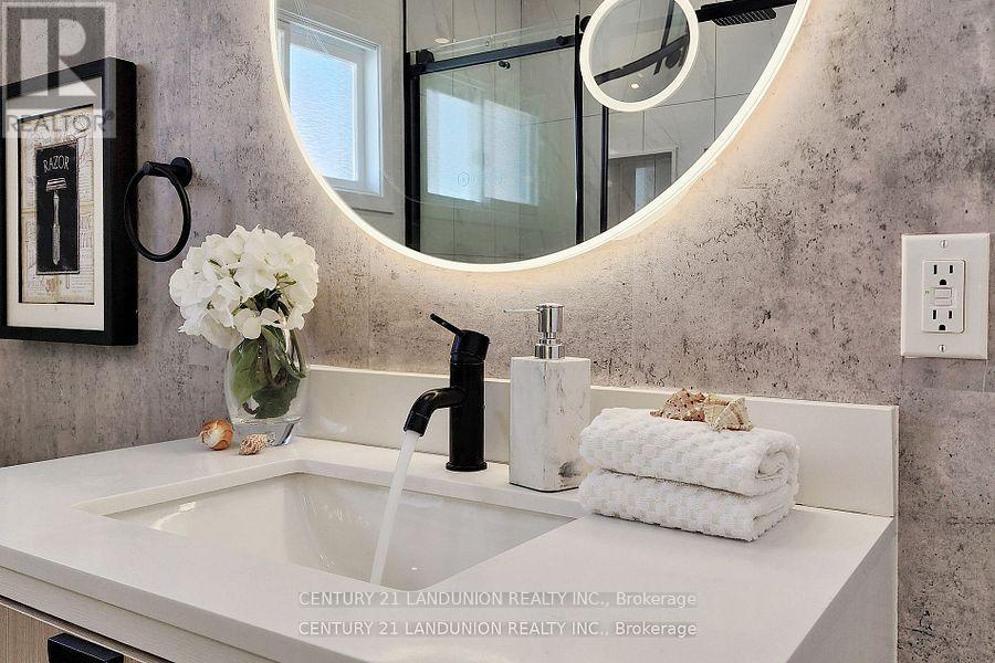 188 Olde Bayview Avenue, Richmond Hill, Ontario  L4E 3C9 - Photo 15 - N12777594