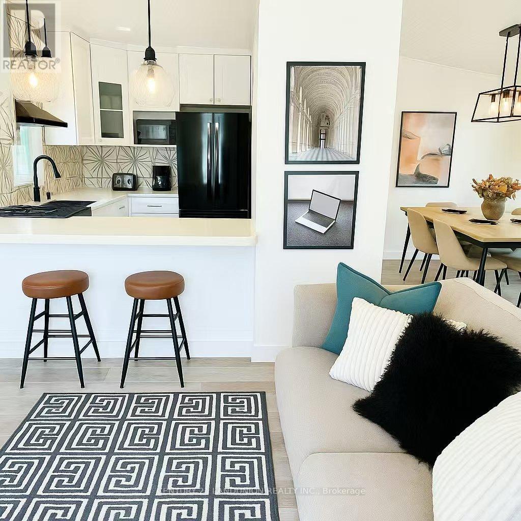 188 Olde Bayview Avenue, Richmond Hill, Ontario  L4E 3C9 - Photo 6 - N12777594