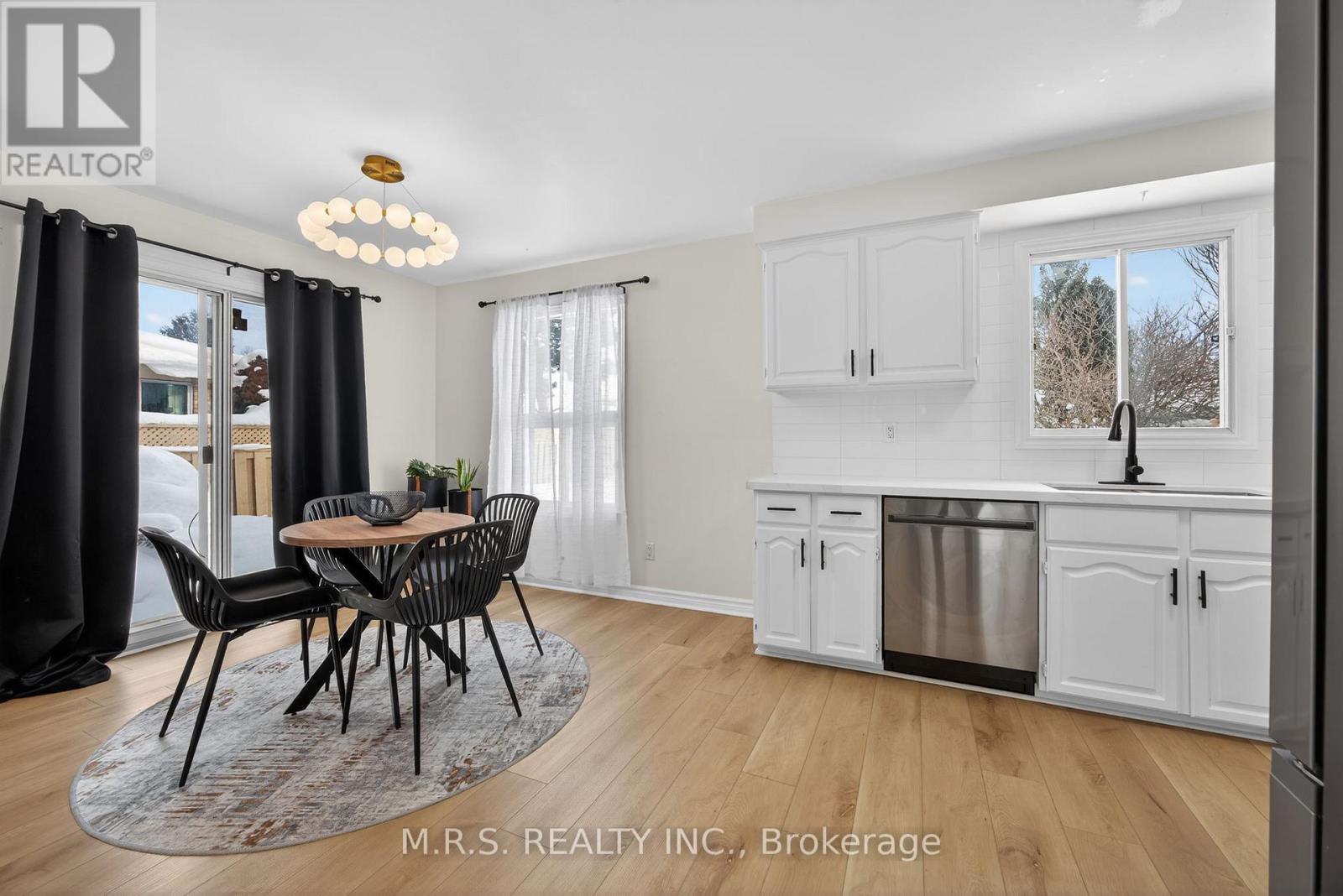 11 Barwick Drive, Barrie, Ontario  L4N 6Z7 - Photo 12 - S12777574