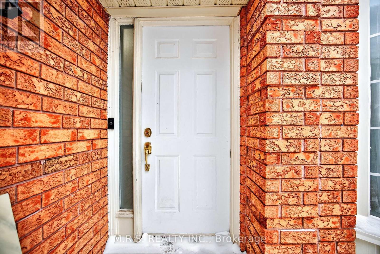 11 Barwick Drive, Barrie, Ontario  L4N 6Z7 - Photo 4 - S12777574