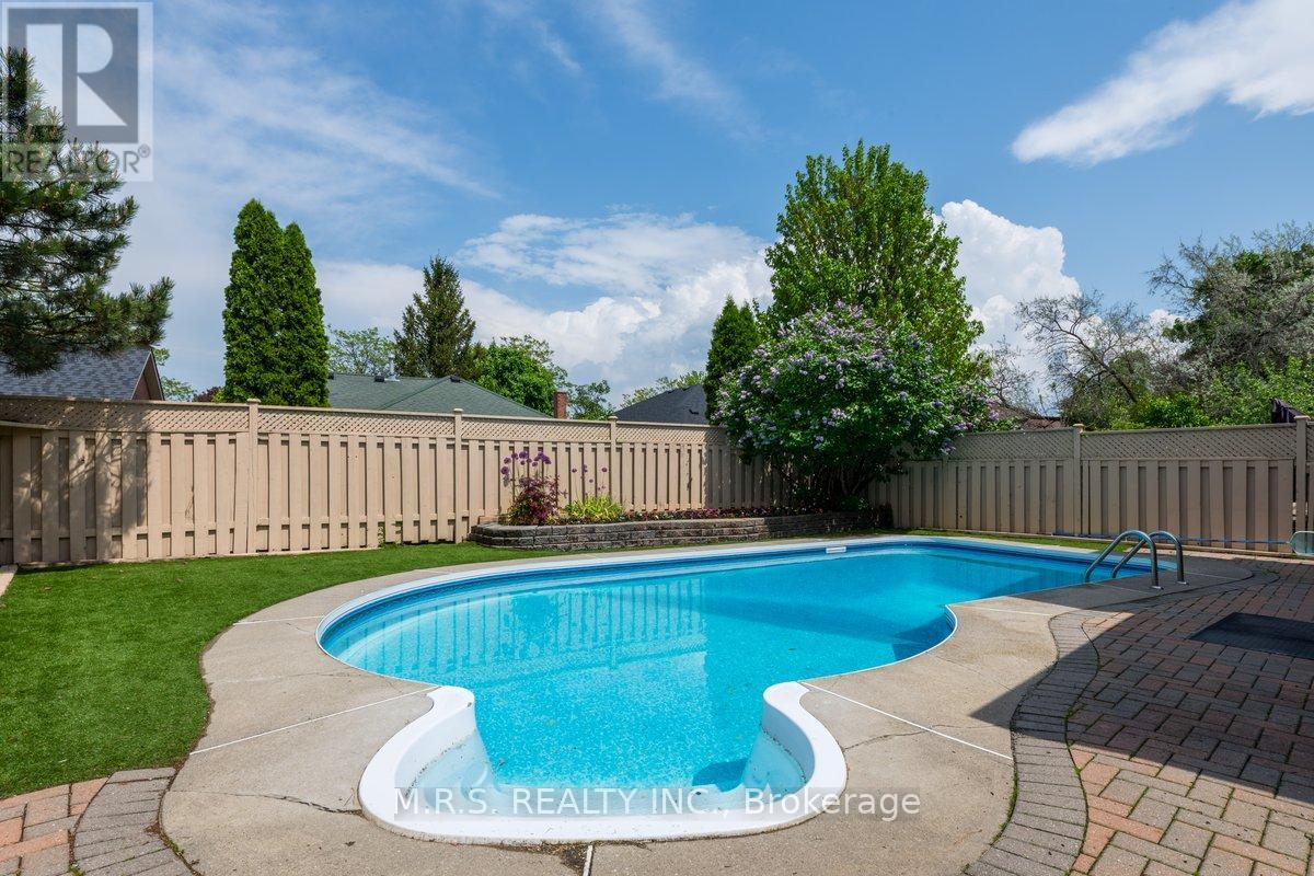 11 Barwick Drive, Barrie, Ontario  L4N 6Z7 - Photo 44 - S12777574