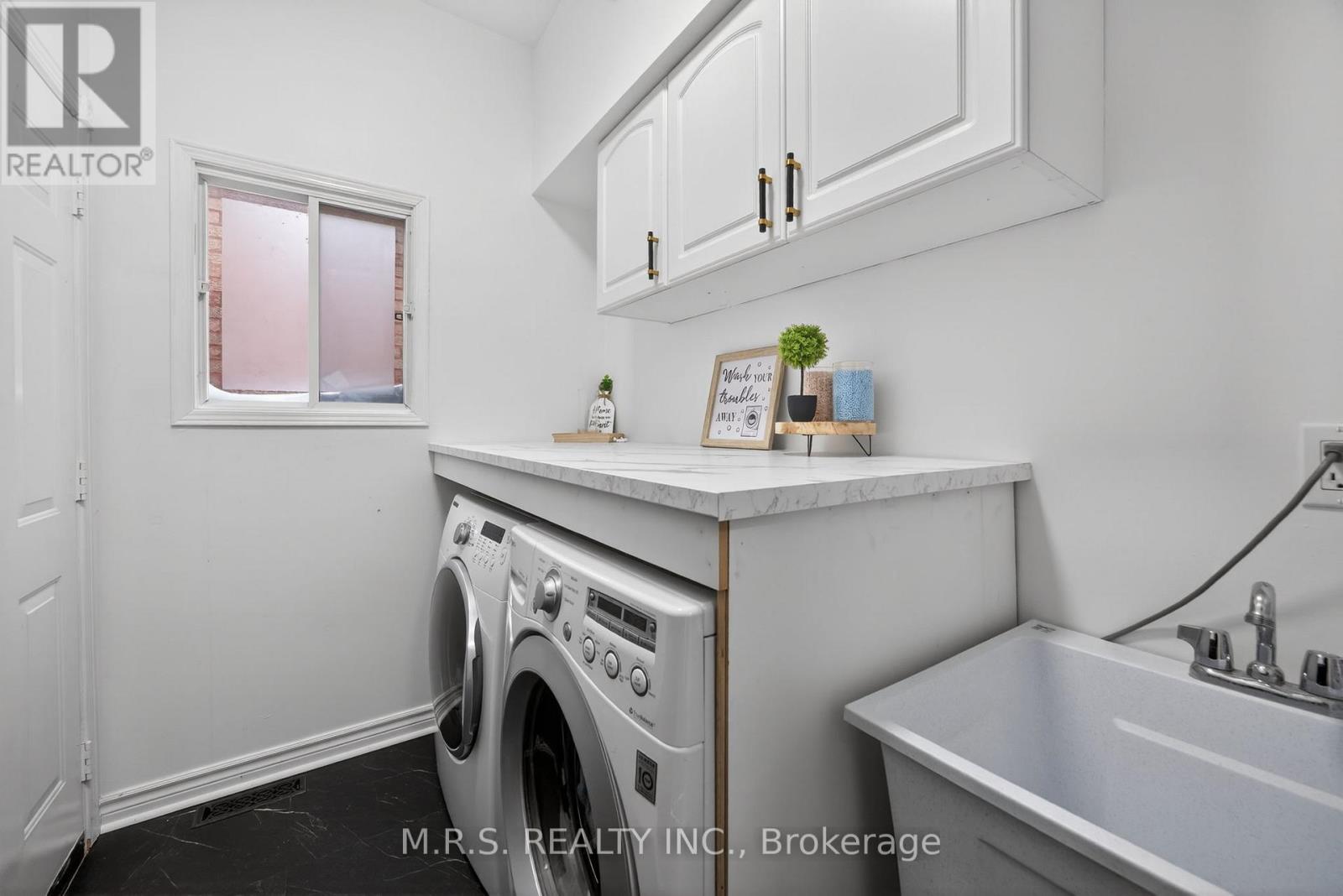 11 Barwick Drive, Barrie, Ontario  L4N 6Z7 - Photo 7 - S12777574