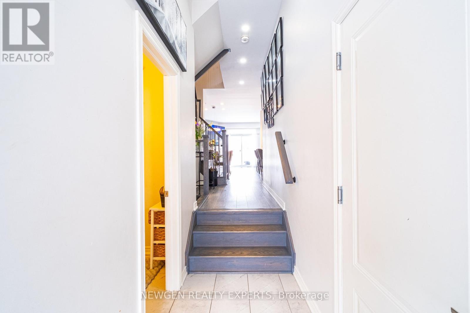 22 Churchlea Mews, Orillia, Ontario  L3V 8K9 - Photo 4 - S12777608