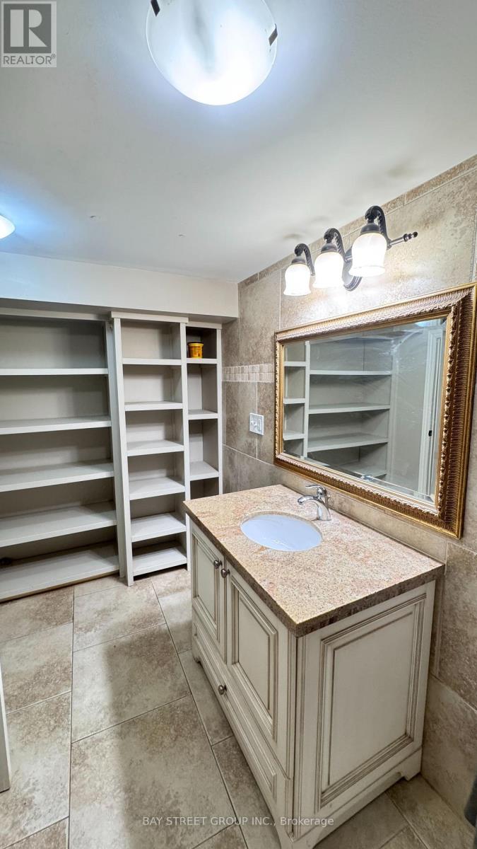 Lower - 2048 Edinburgh Drive, Burlington, Ontario  L7R 2C9 - Photo 12 - W12757800