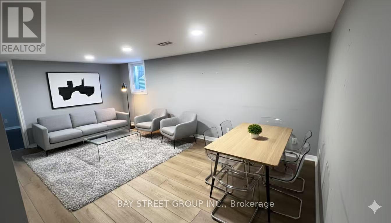 Lower - 2048 Edinburgh Drive, Burlington, Ontario  L7R 2C9 - Photo 2 - W12757800